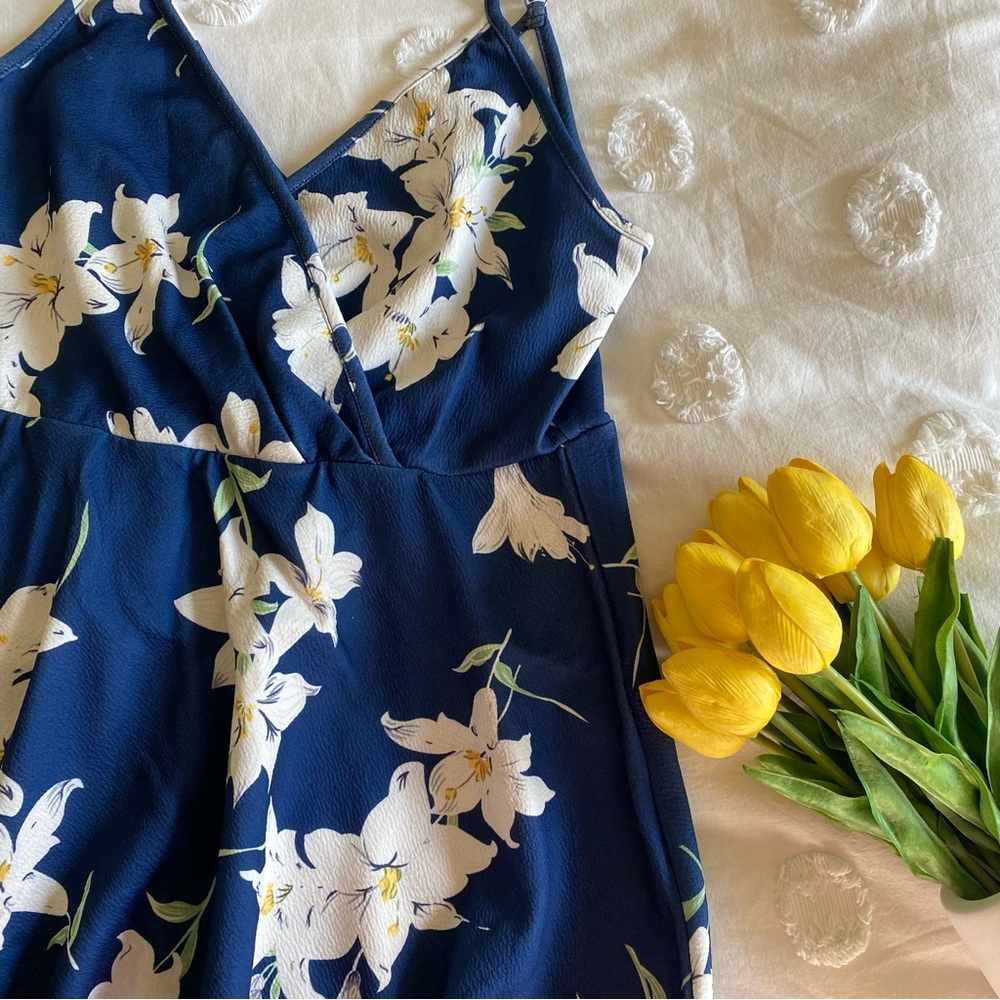 Blue white and yellow daffodil summer sundress dress from Shein, size small
